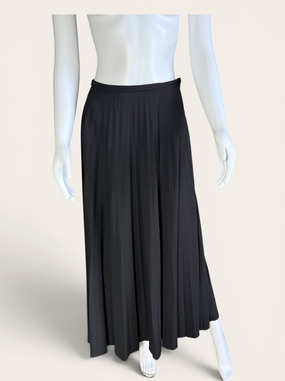 Black Pleated Maxi Skirt High Waist Flowy Classic